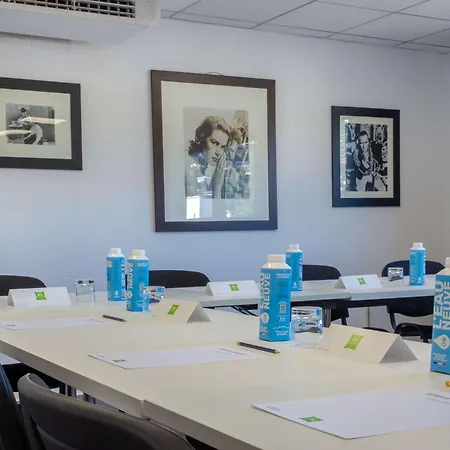Ibis Styles Cannes 3* Ле-Канне